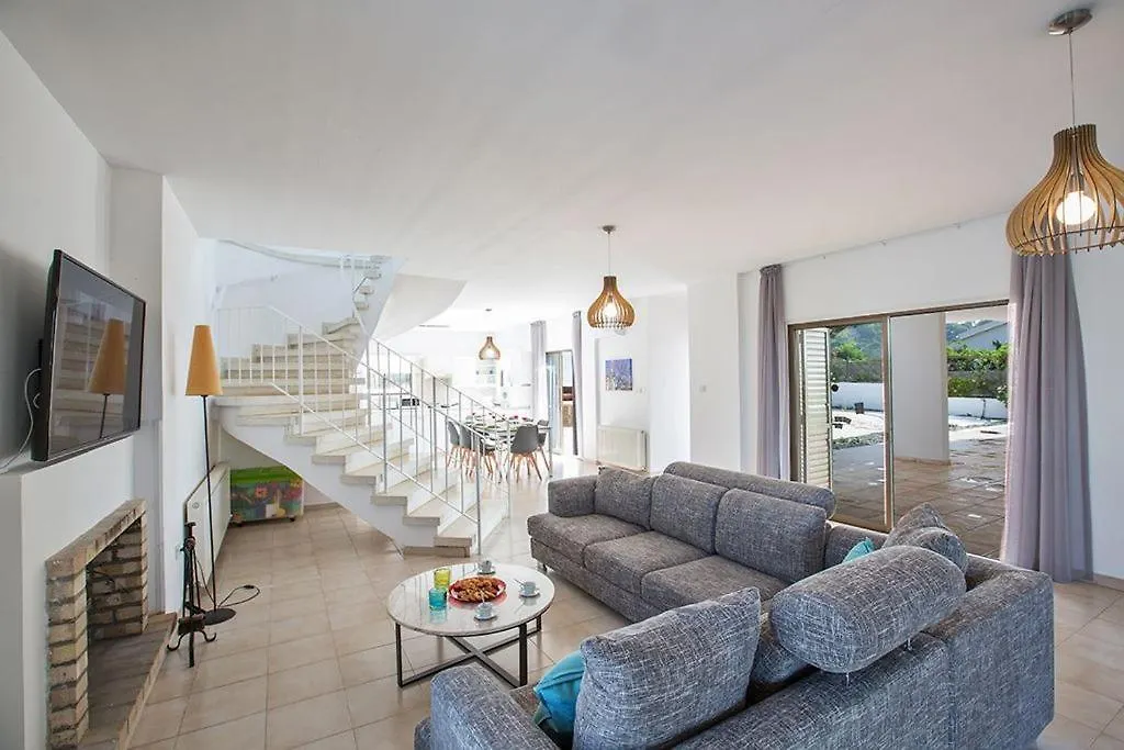 Villa Nepou - Beautiful 4 Bedroom Villa - Located In Ayia Napa Villa With Private Pool