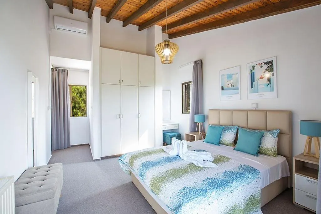 Villa Nepou - Beautiful 4 Bedroom Villa - Located In Ayia Napa Villa With Private Pool 0*,  Chipre