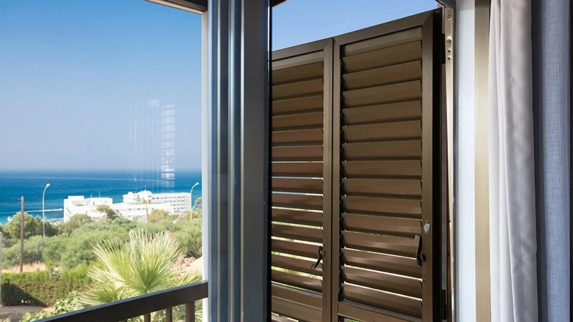 Villa Nepou - Beautiful 4 Bedroom Villa - Located In Ayia Napa Villa With Private Pool