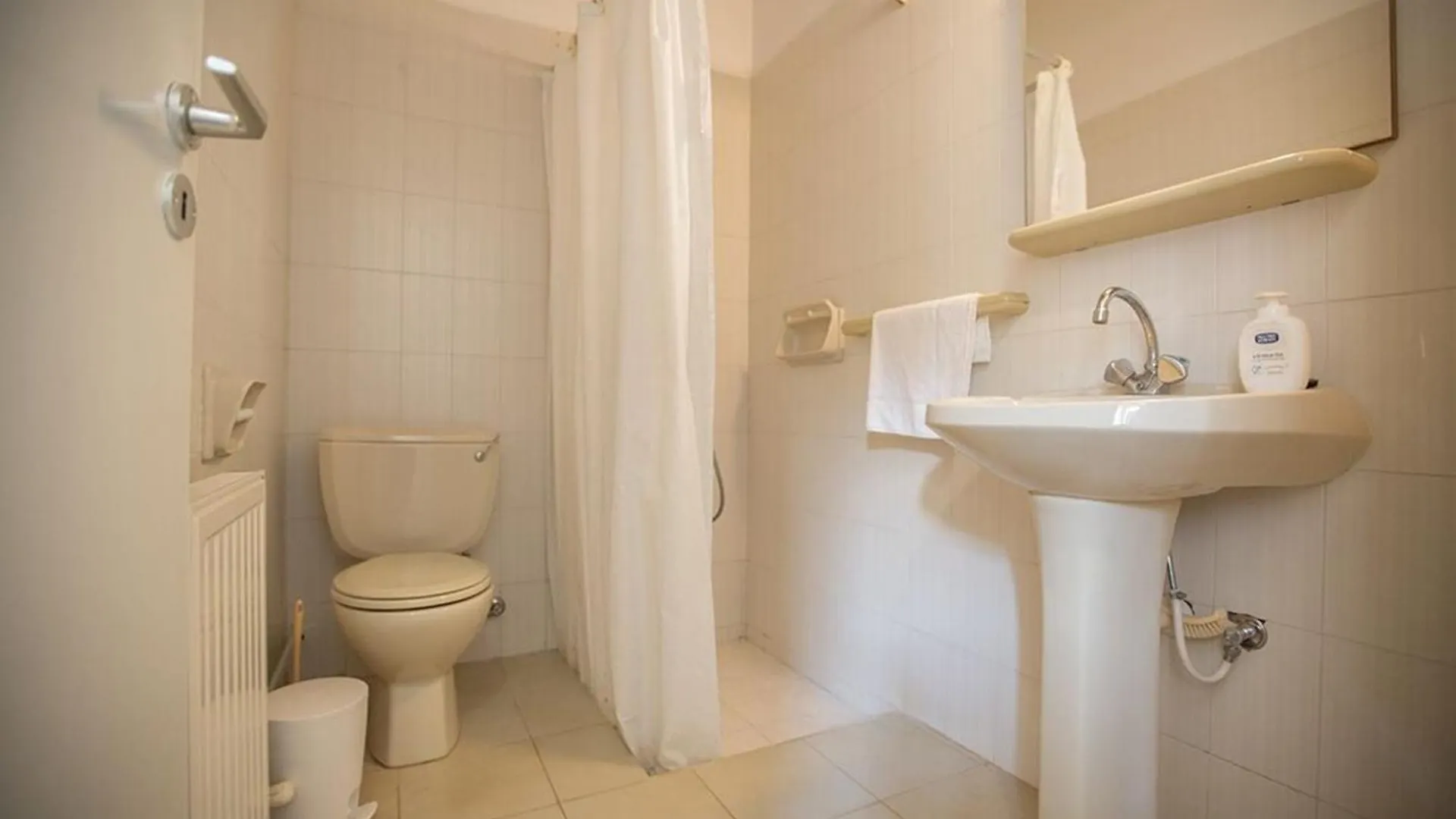 Villa Nepou - Beautiful 4 Bedroom Villa - Located In Ayia Napa Villa With Private Pool Cipru